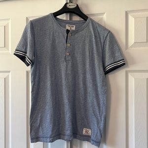 Men’s adult teen size S short sleeve shirt Abercrombie and Fitch